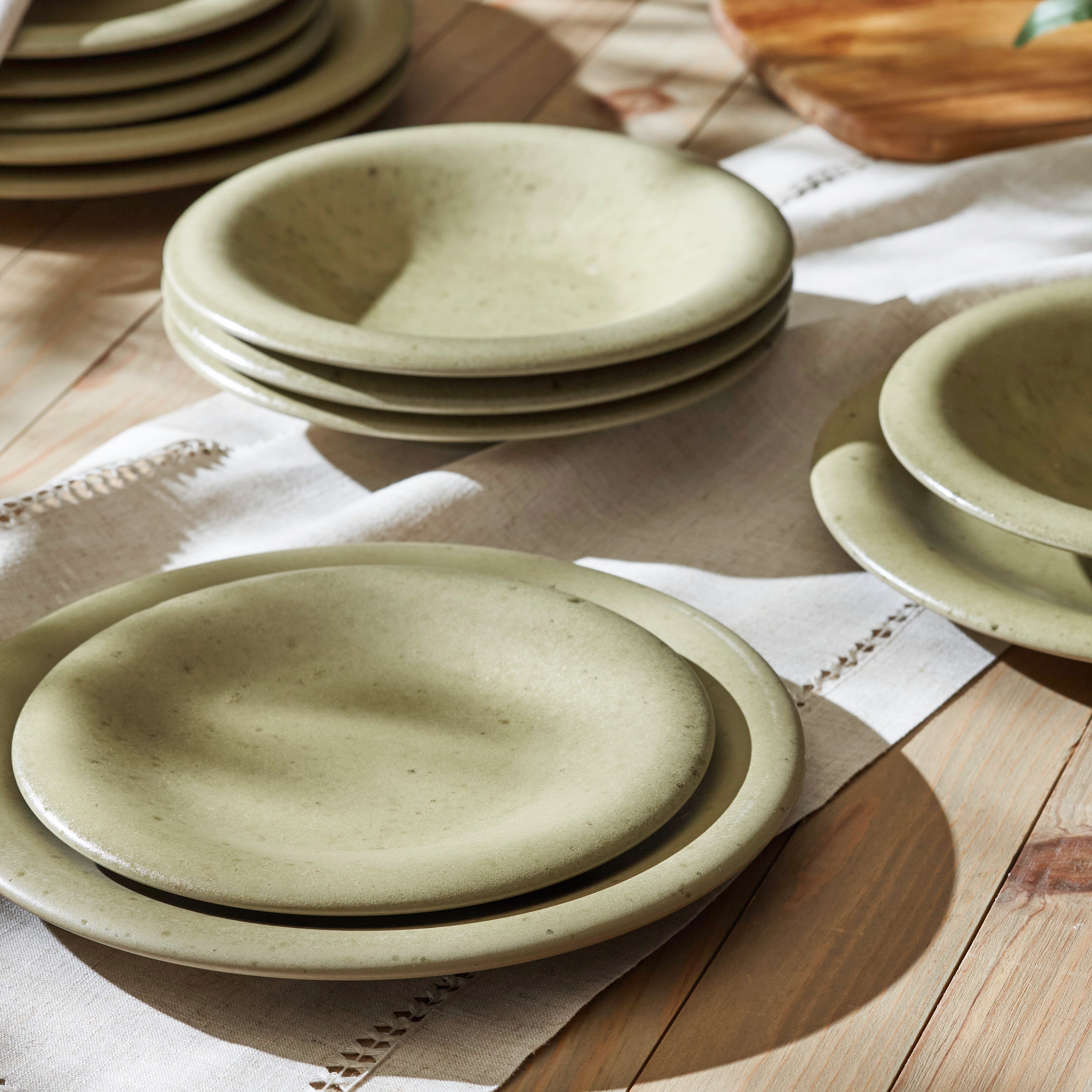 mercvo mercvoware Dinnerware mercvo in Green Matte - Crafted in Portugal, Scratch - Resistant, Service for 4 or 8, Ideal for Dining