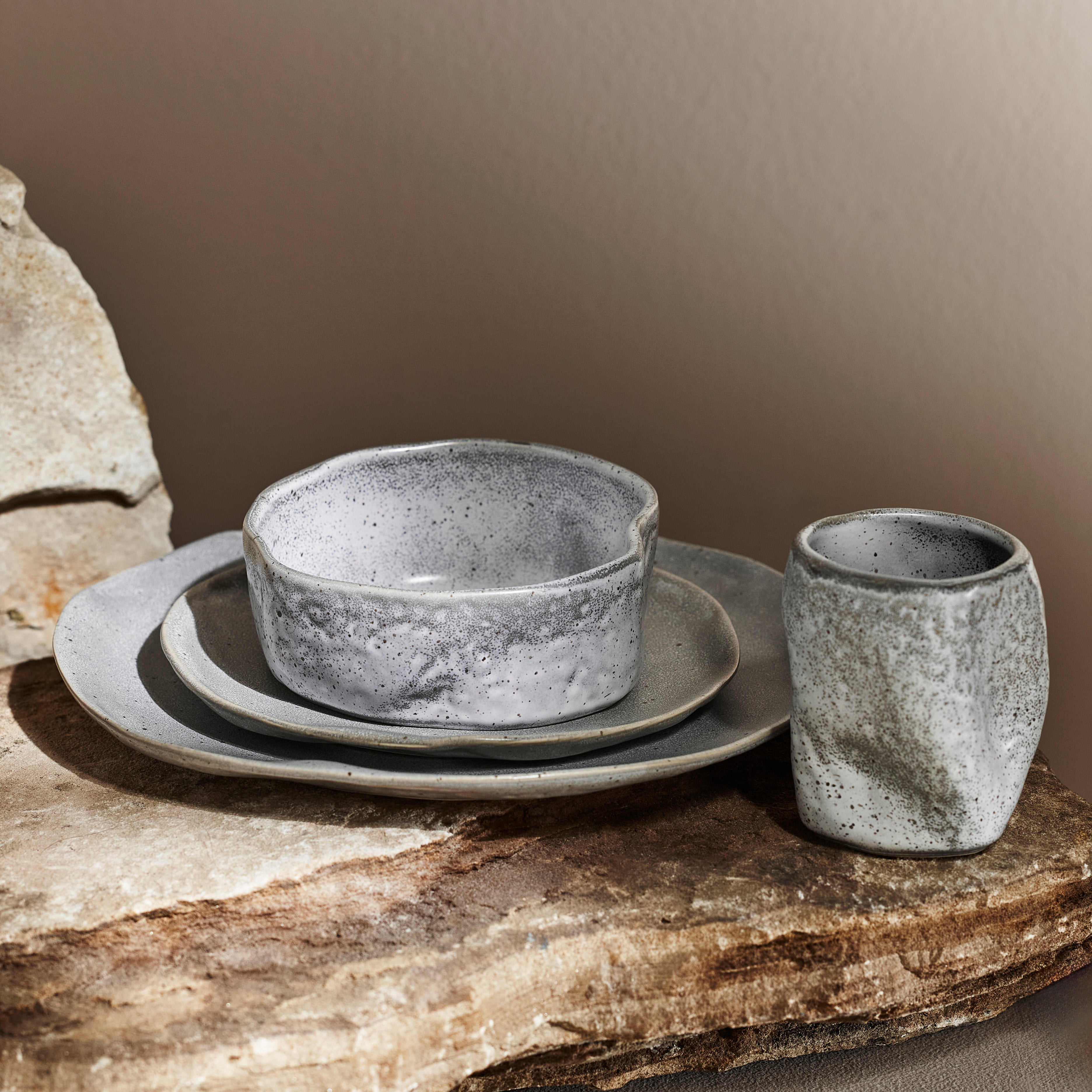 mercvo mercvoware Dinnerware mercvo - Grey Speckled: Handcrafted Ceramic mercvo for 4 or 8, with Organic Shapes and Speckled Glaze, Ideal for Daily Use and Decor