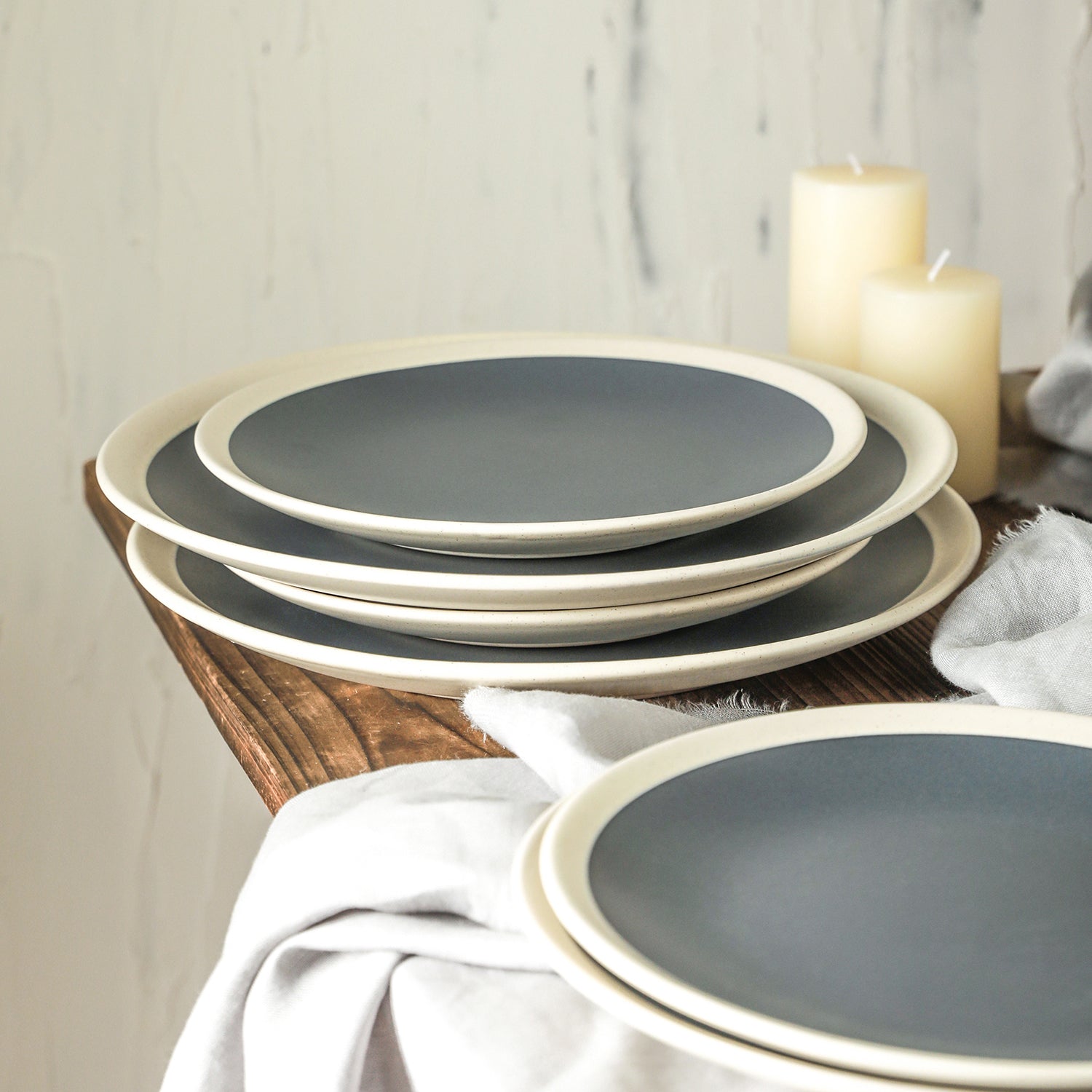 mercvo mercvoware Dinnerware mercvo in Dark Gray and Cream – Ideal for 4 or 8 People, Stackable & Durable for Everyday and Special Occasions