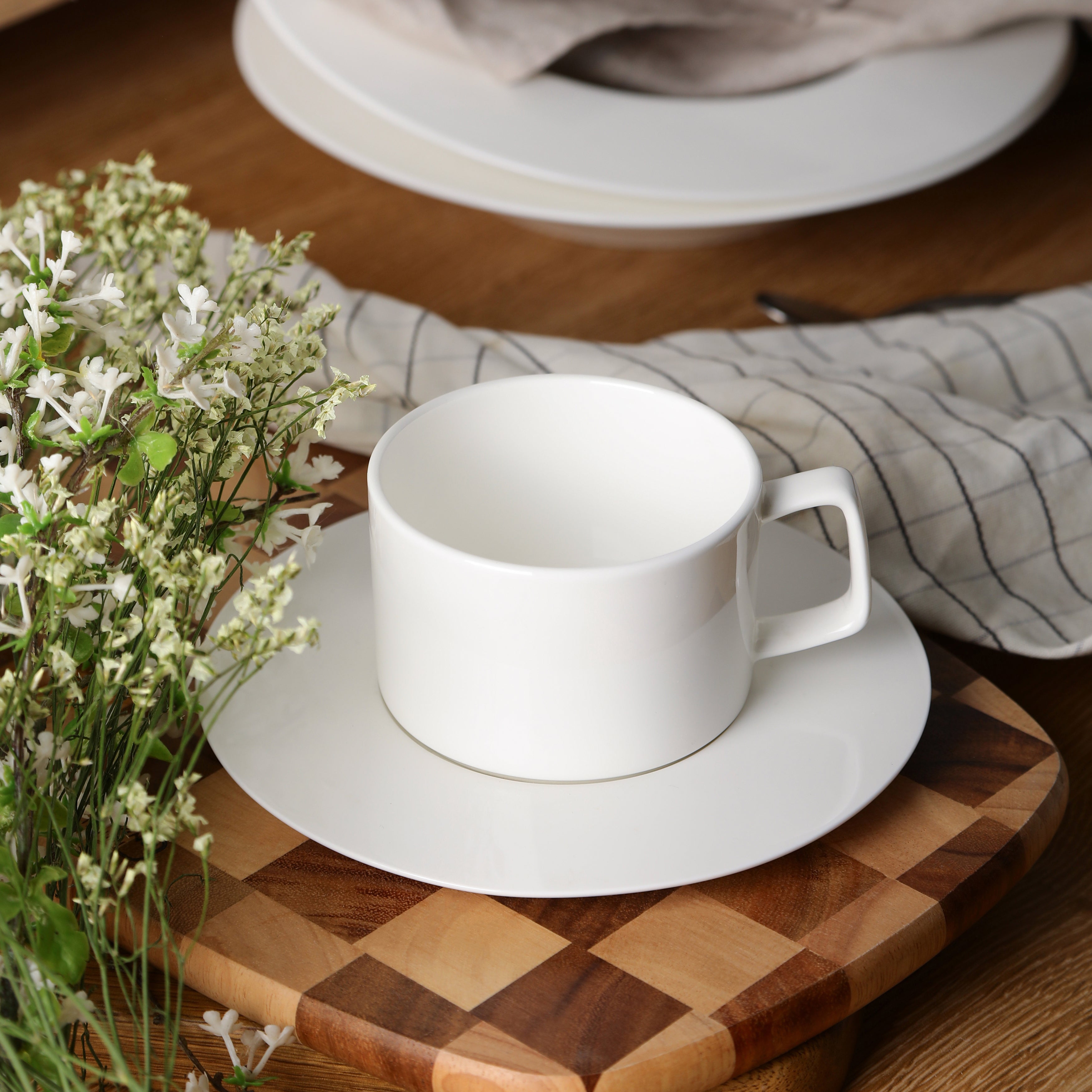 mercvo Bone China Dinnerware mercvo - White: A Versatile, Durable & Elegant Tableware Collection for All Occasions