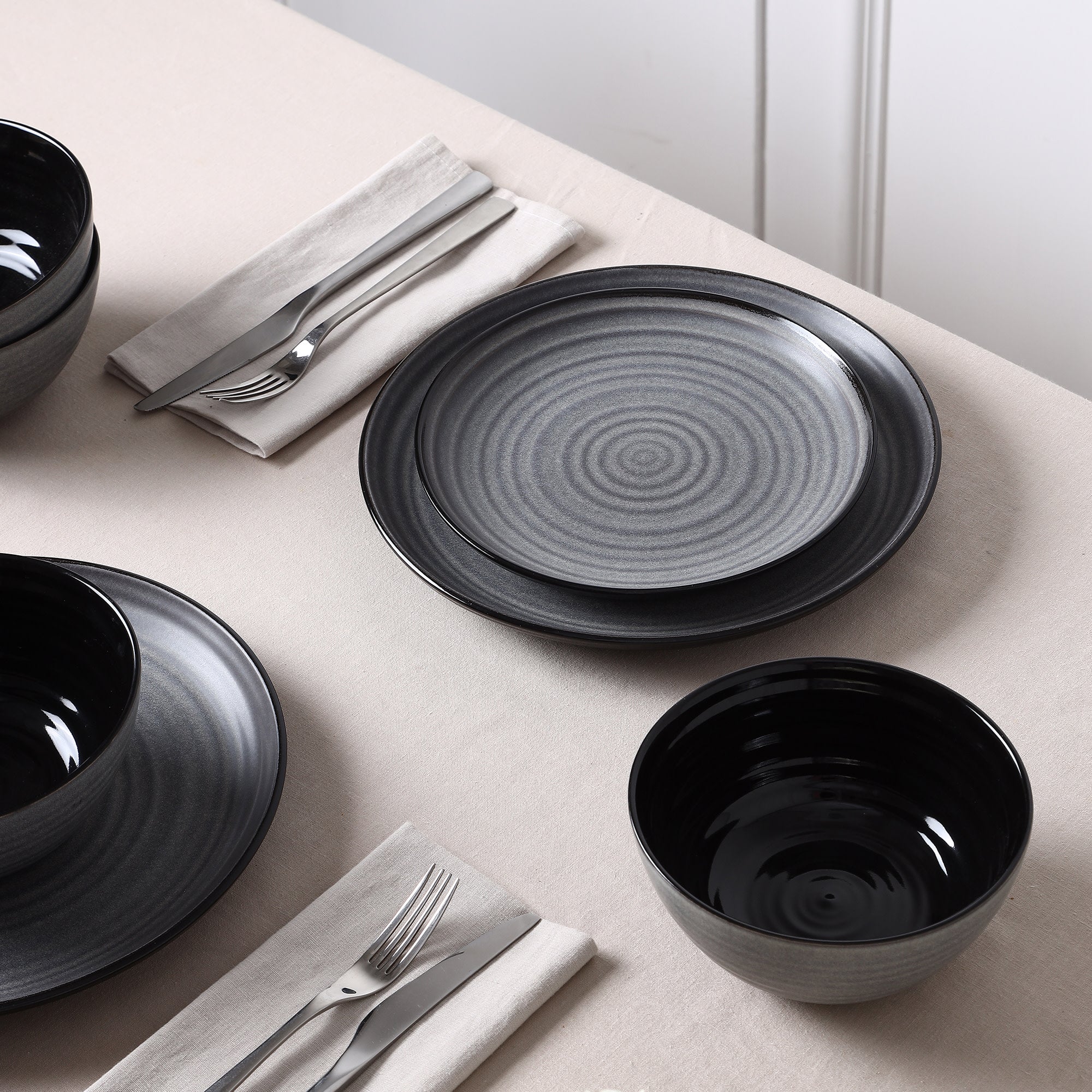 mercvo mercvoware Salad Plate - Black: High - Quality Ceramic Dinnerware with Modern Ripple Pattern, Stackable Design, and Microwave & Dishwasher Safety