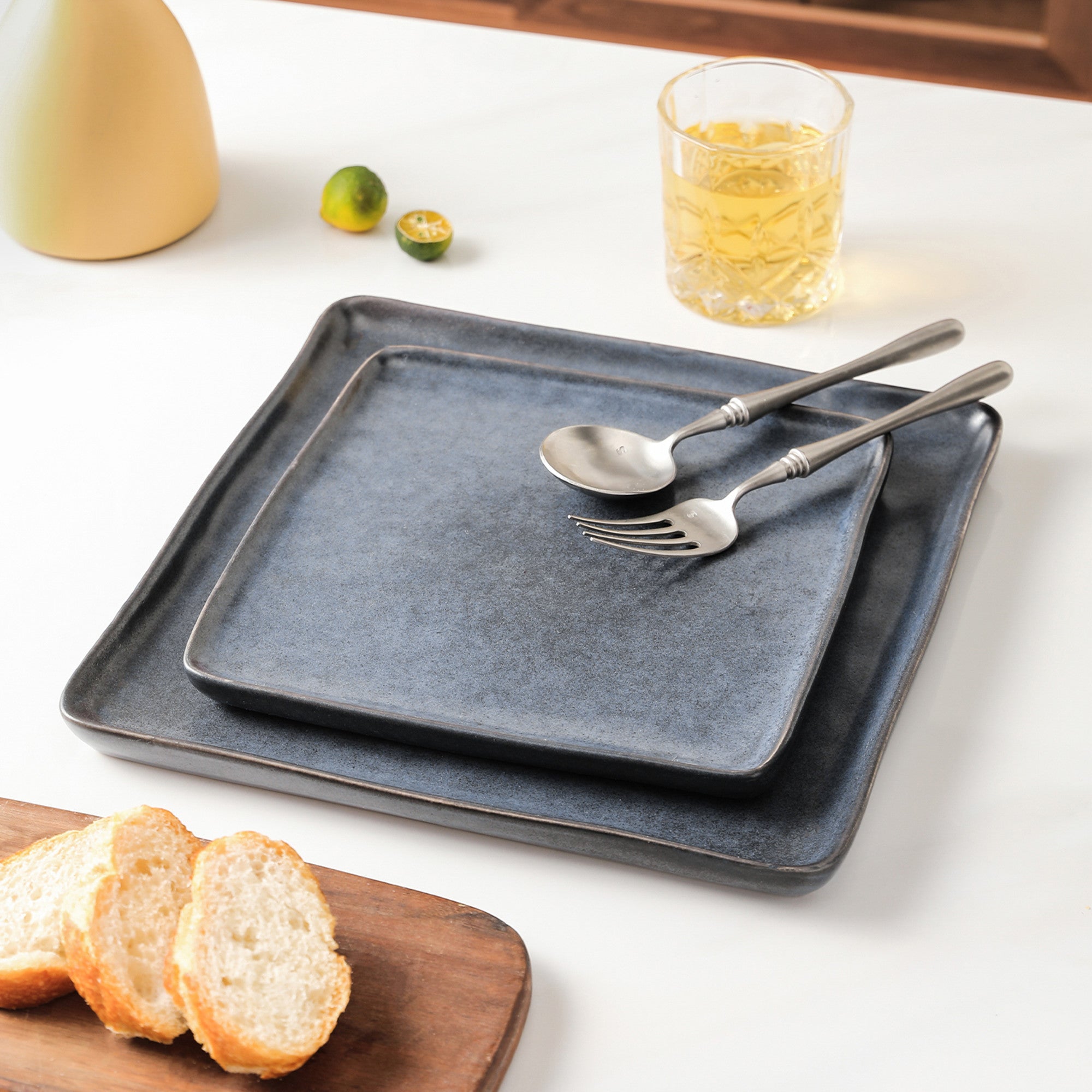 mercvo mercvoware Dinnerware mercvo in Blue - Square Plates & Bowls, Service for 4 or 8, Ideal for Dining & Entertaining