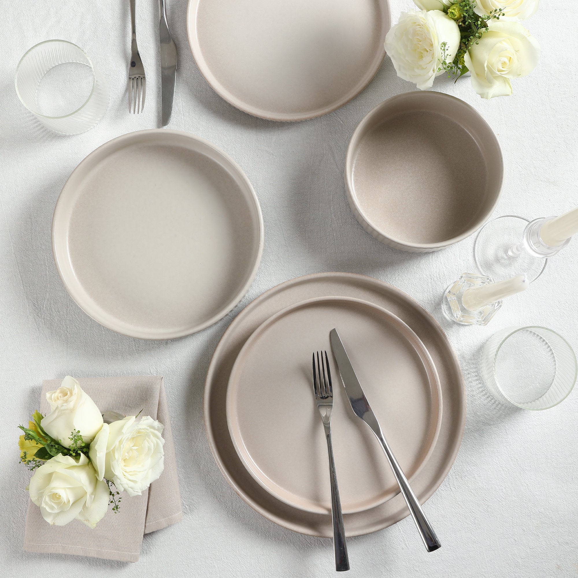 mercvo mercvoware Dinner Plate - Beige: 4 - Person mercvo of Ceramic Tableware with Ribbed Rim, Matte Finish for Everyday and Special Occasions