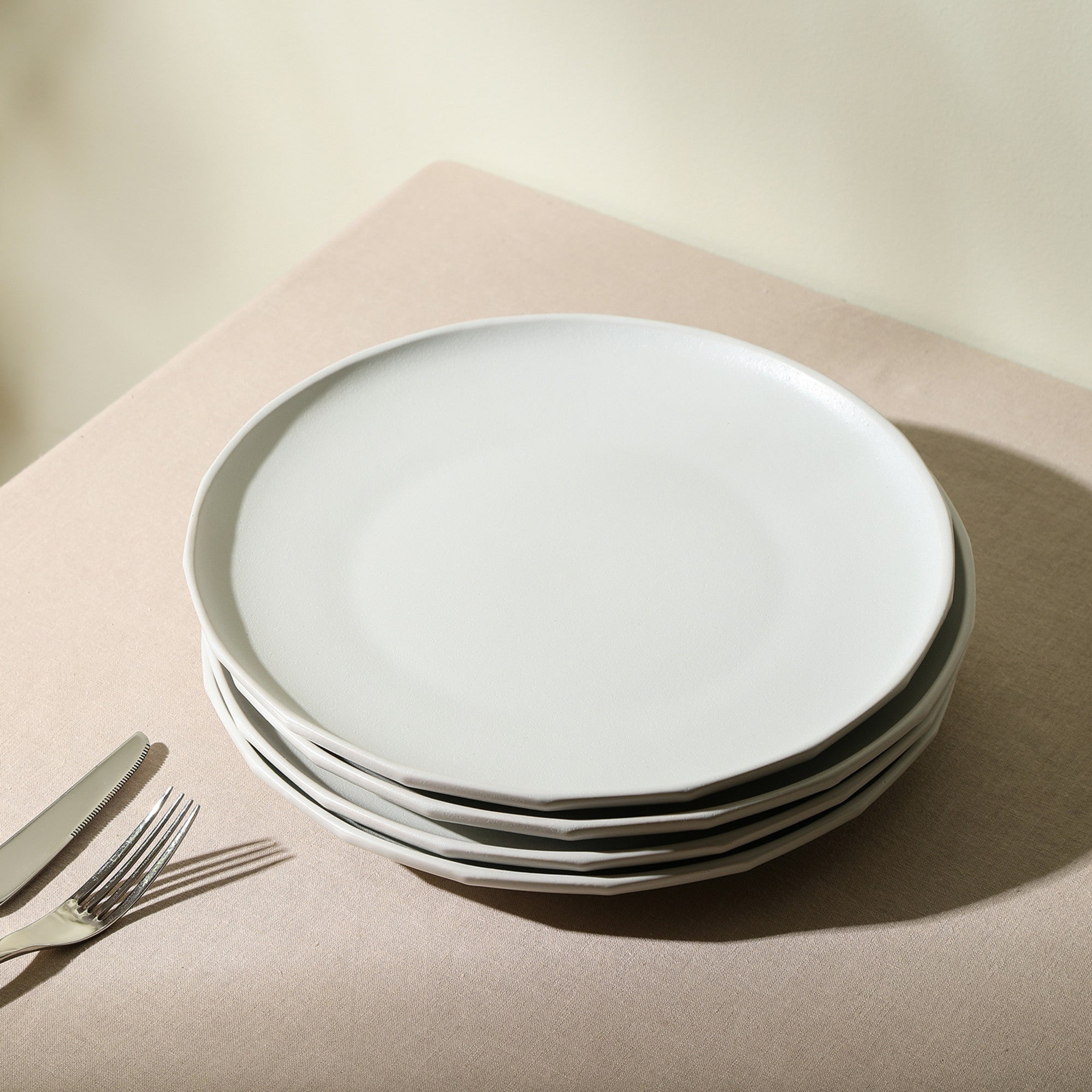 mercvo mercvoware Dinner Plate - Beige: Ceramic, Minimalist, Stackable & Durable for Any Dining Occasion
