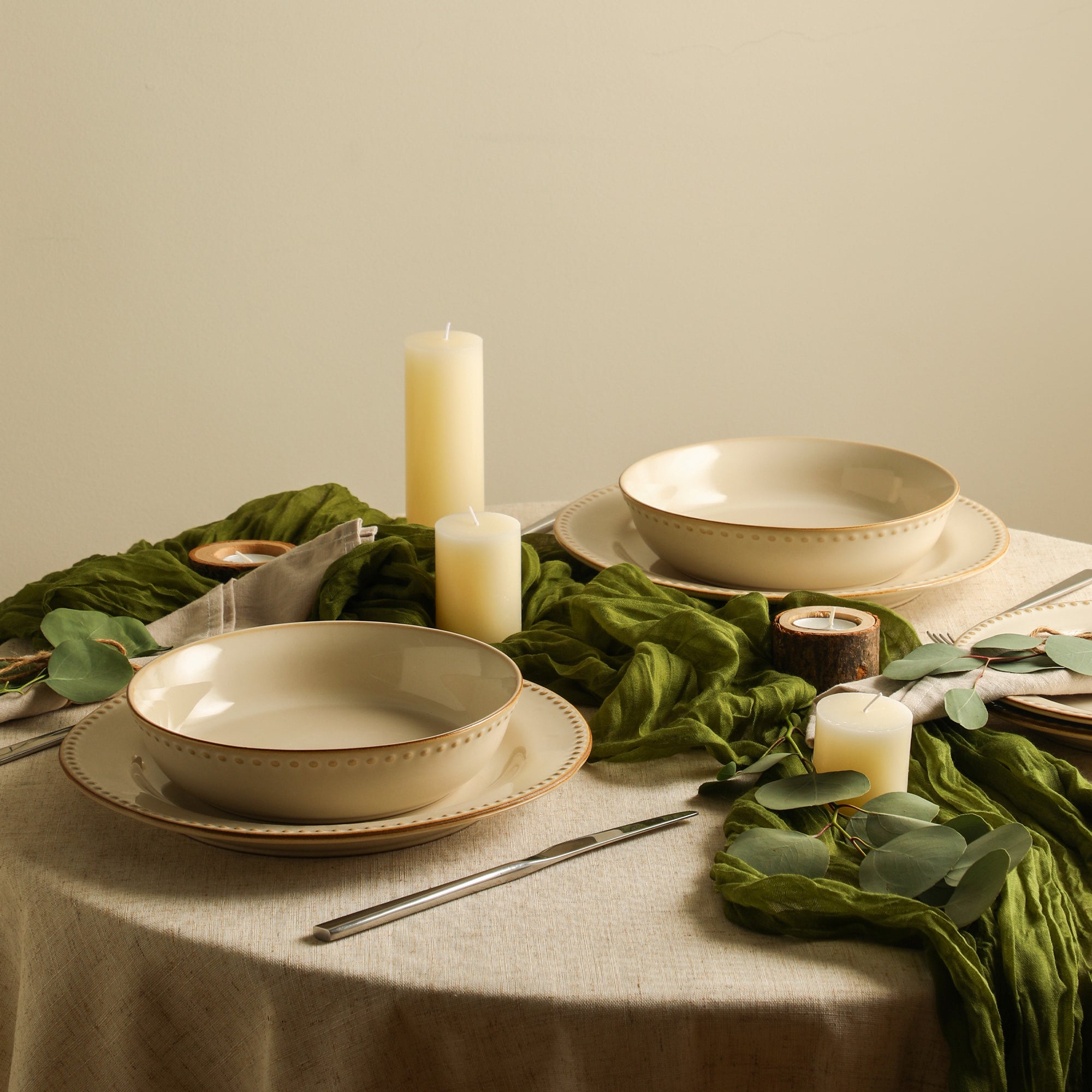 mercvo mercvoware Pasta Bowl mercvo in Cream - 4 or 8 Piece, Glazed Ceramic with Beading and Golden Trim for Elegant Dining