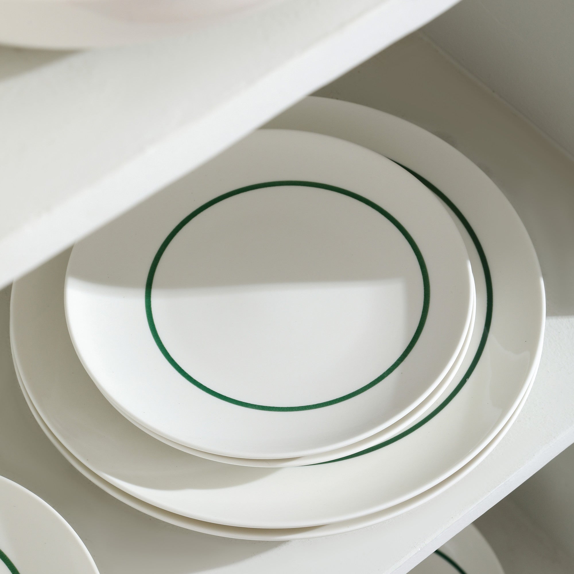 mercvo Porcelain Dinnerware mercvo – Green: Minimalist Design, High – Quality, Service for 4 or 8 People