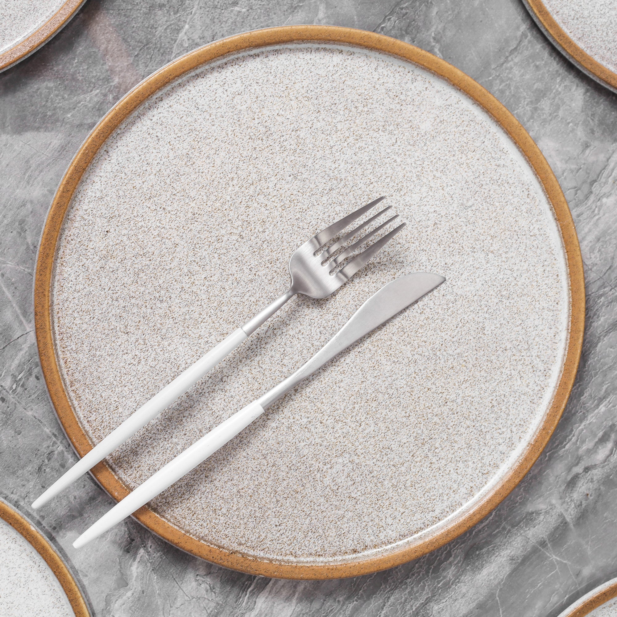 mercvo mercvoware Dinner Plate - Brown mercvo of 4 | High - Quality Ceramic | Rustic & Modern Design | Microwave & Dishwasher Safe