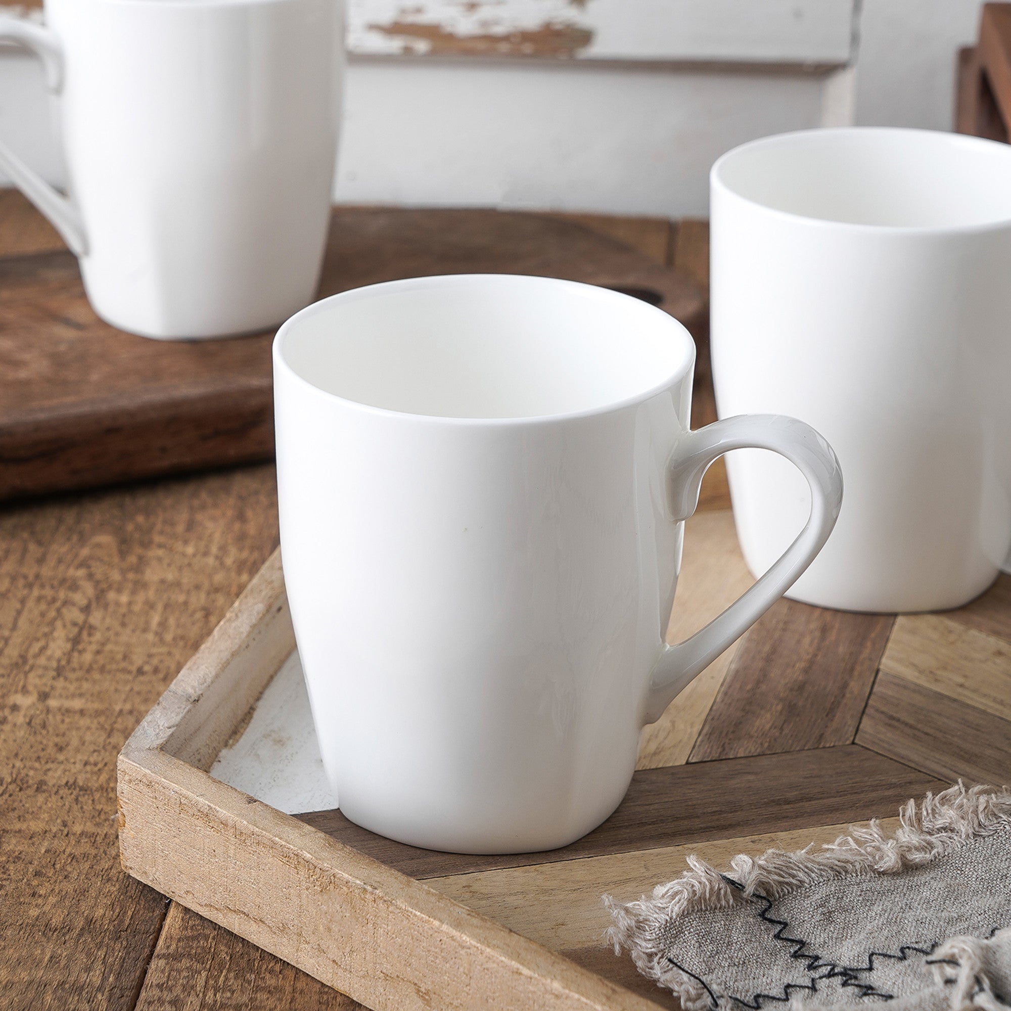 mercvo Bone China Dinnerware mercvo - White: High - Quality, Stackable & Versatile for 4 or 8 People