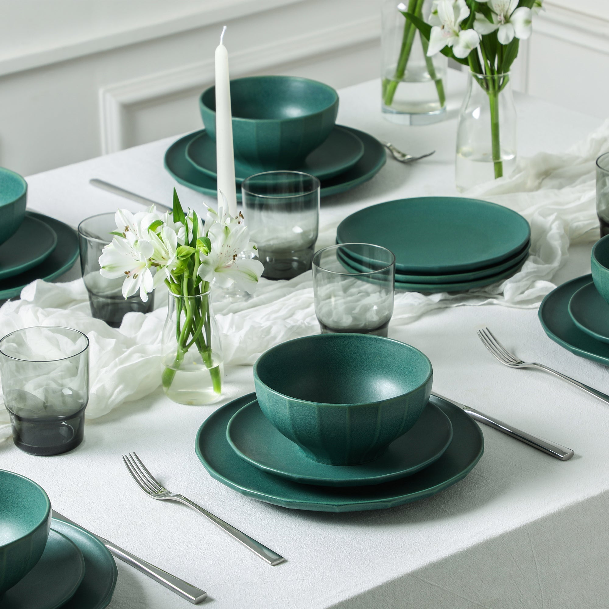mercvo mercvoware Dinnerware mercvo with Glassware in Green - Ideal for 4 or 8 People, Featuring Durable Materials and Elegant Design