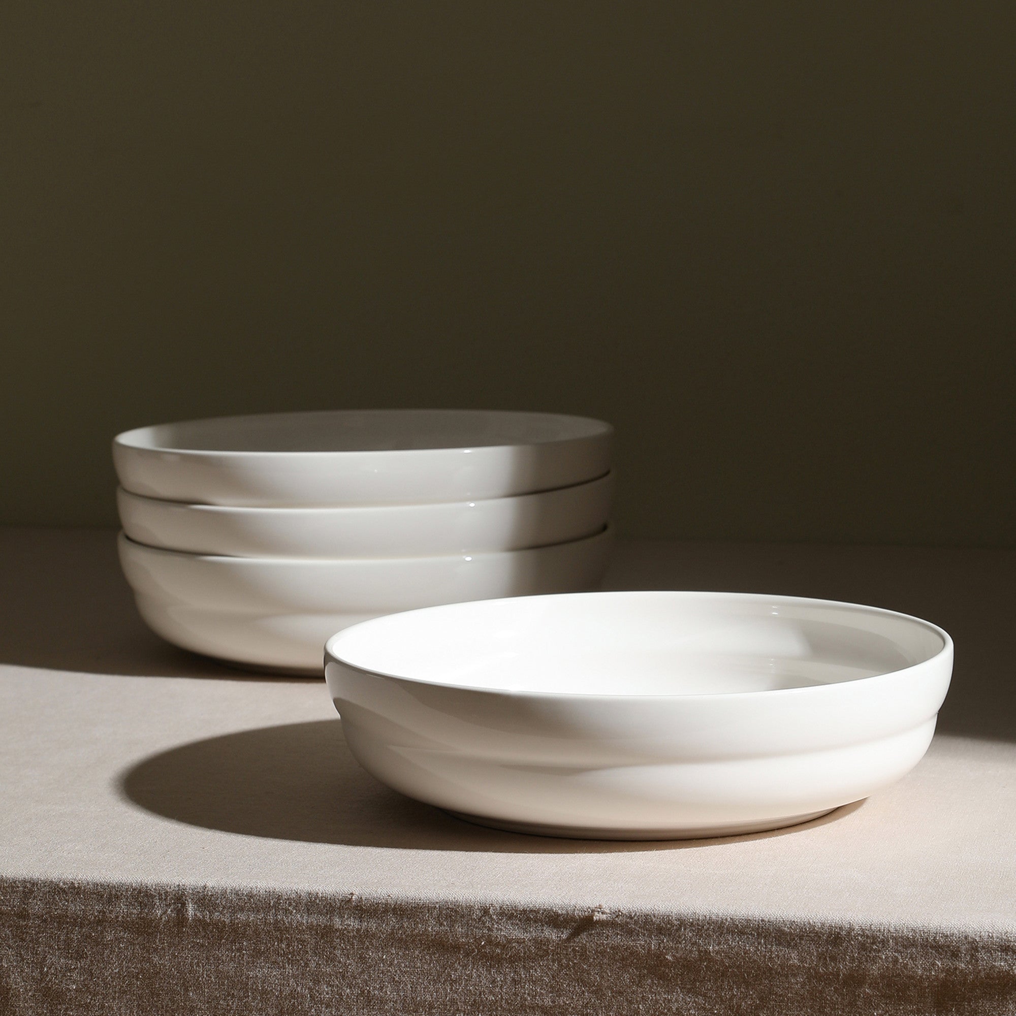 mercvo Porcelain Pasta Bowl - White: A Minimalist & Versatile Tableware mercvo for All Occasions, 8 - 10 Inches in Diameter