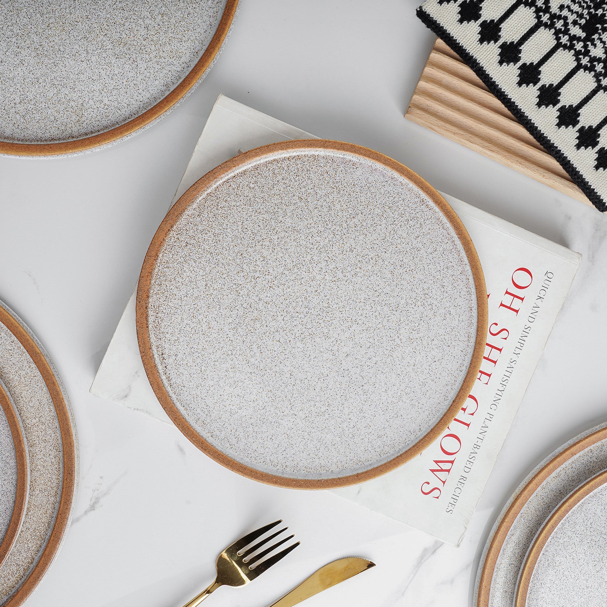 mercvo mercvoware Salad Plate - Brown: 4 - Piece mercvo with Speckled White Interior and Terracotta - Brown Rim for Versatile Dining