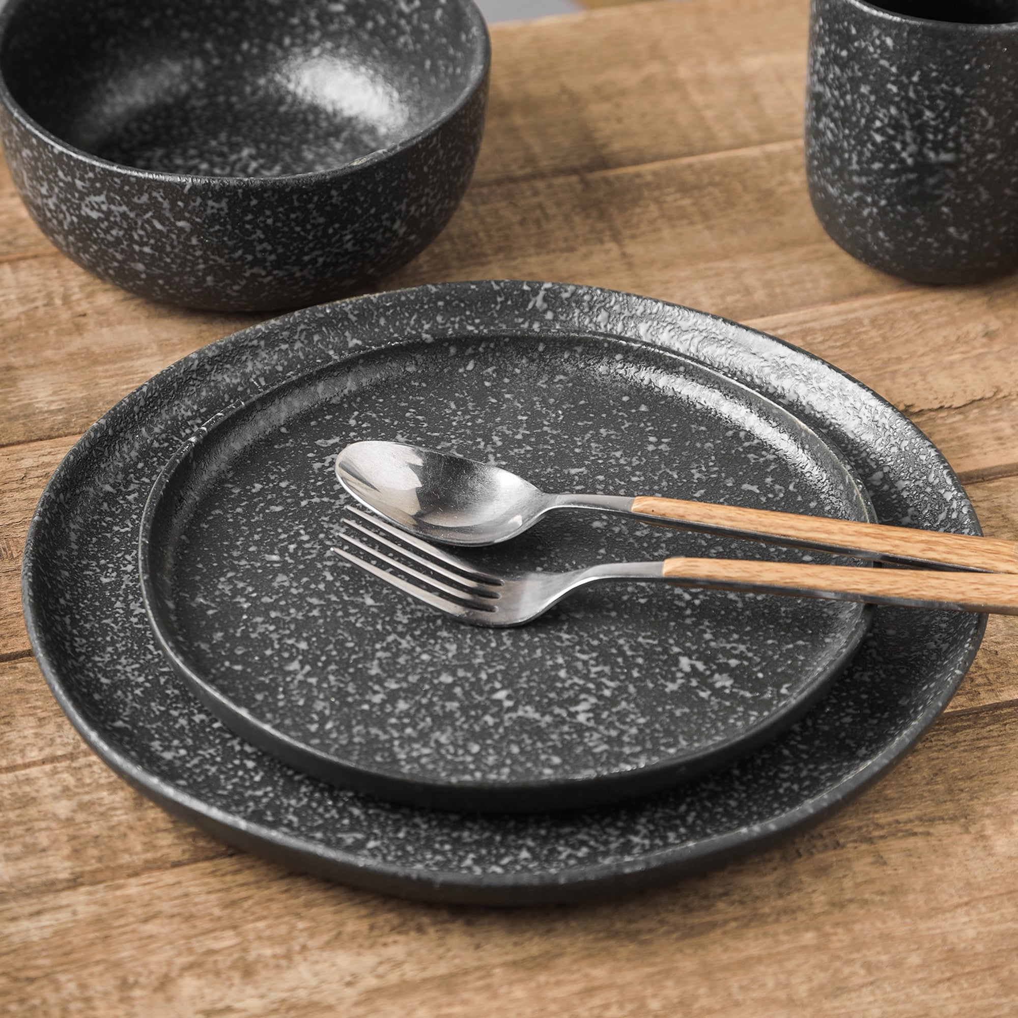 mercvo mercvoware Salad Plate mercvo - Black And White Reflection, 4 Piece mercvo of 8 - 10 Inches Ceramic Plates for Modern Dining