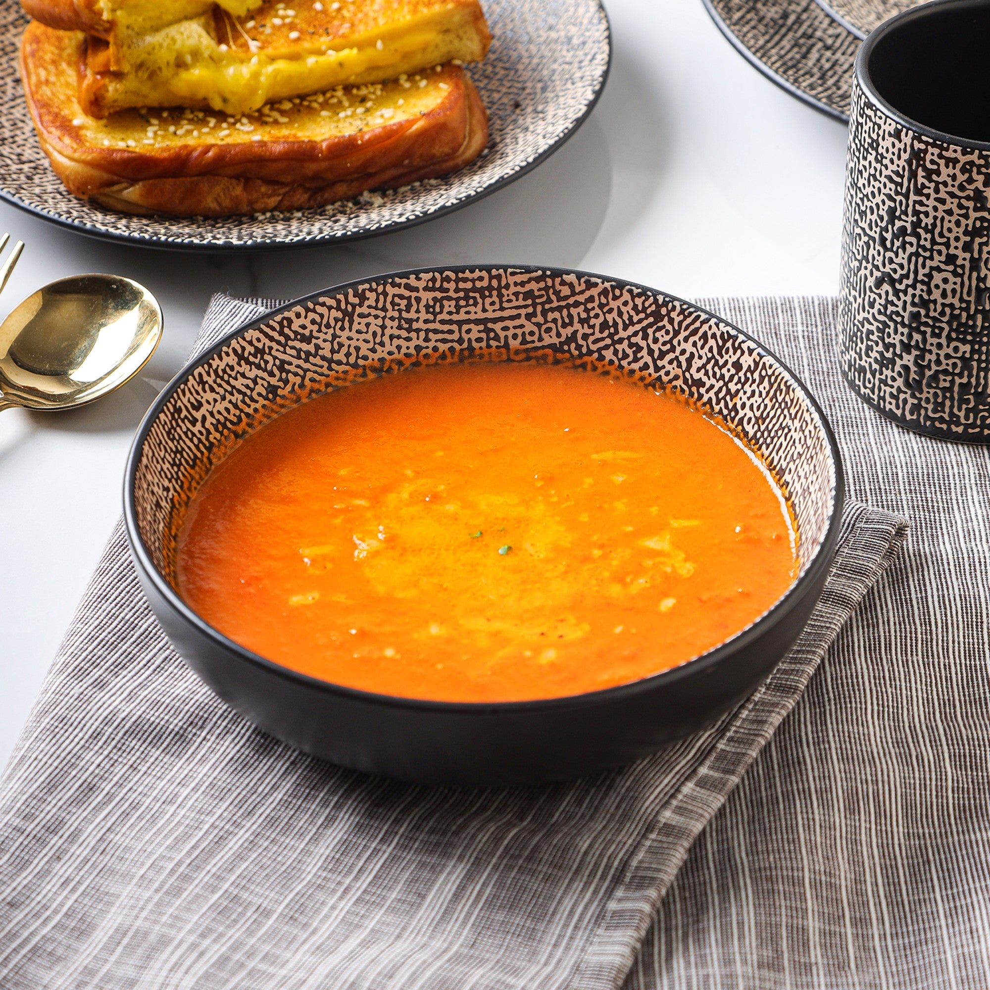 mercvo mercvoware Bowl mercvo - 4 Ceramic Bowls with Matte Black Exterior and Decorative Interior Pattern for Various Dishes