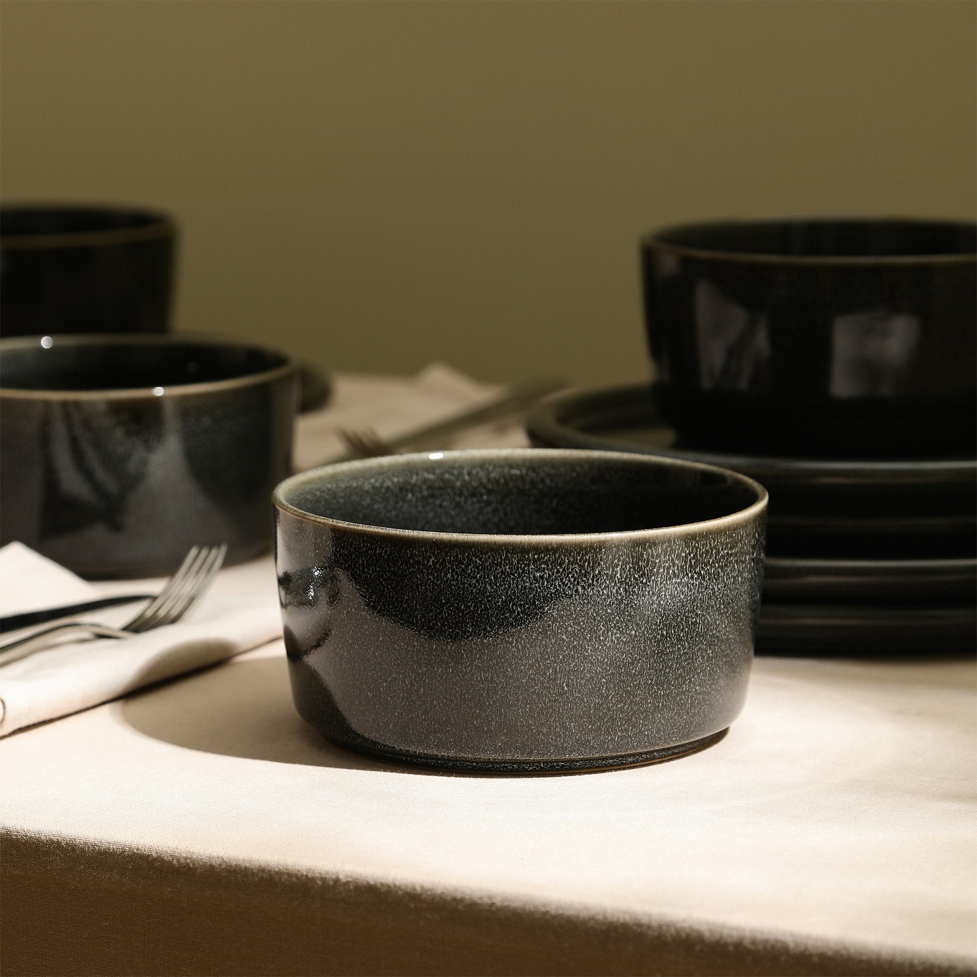 mercvo mercvoware Bowl - Charcoal Grey: 4 - Piece mercvo of Glazed Ceramic Bowls with Speckled Design for Dining