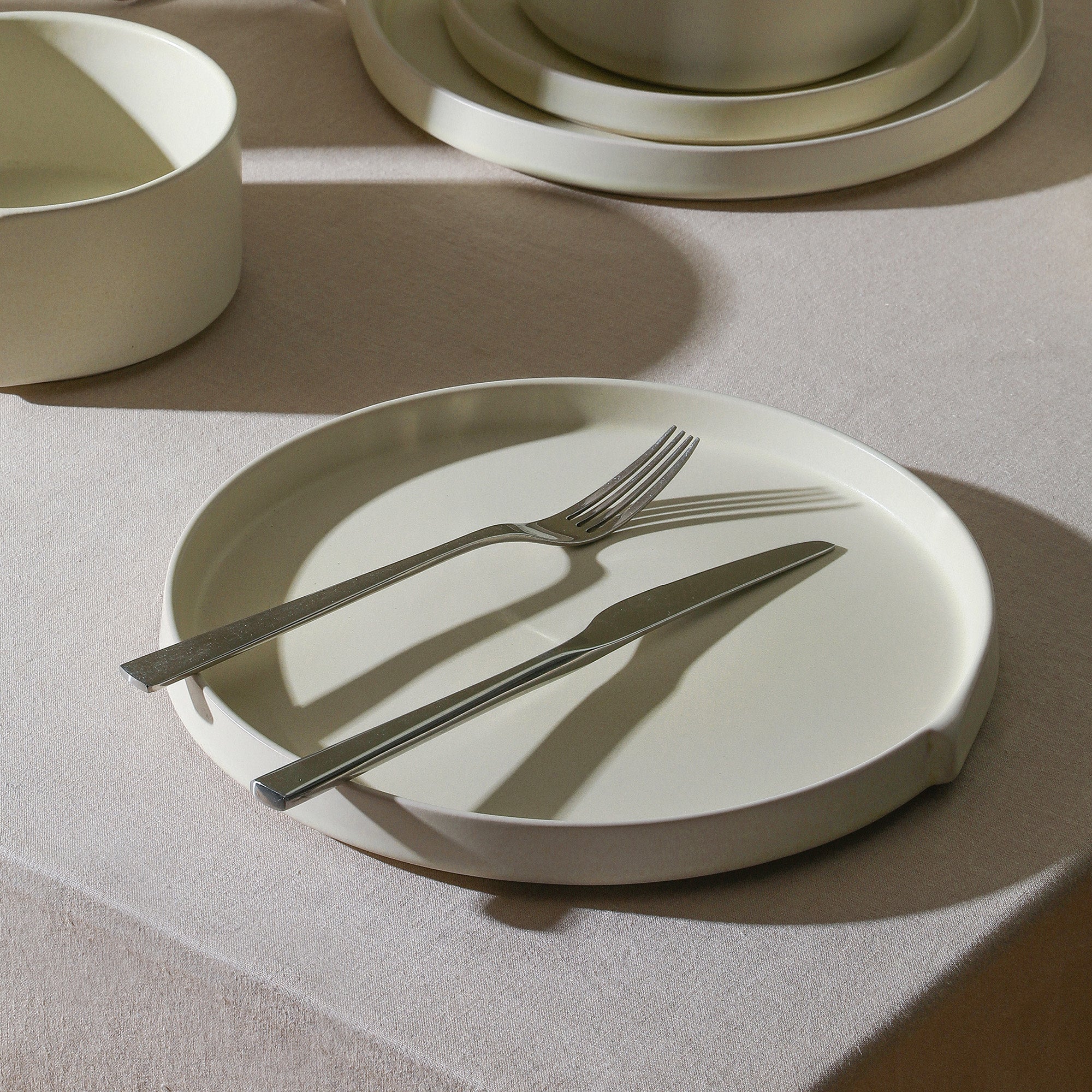 mercvo mercvoware Dinner Plate - Beige: A Minimalist, Functional & High - Quality Ceramic Plate for Dining & Decor