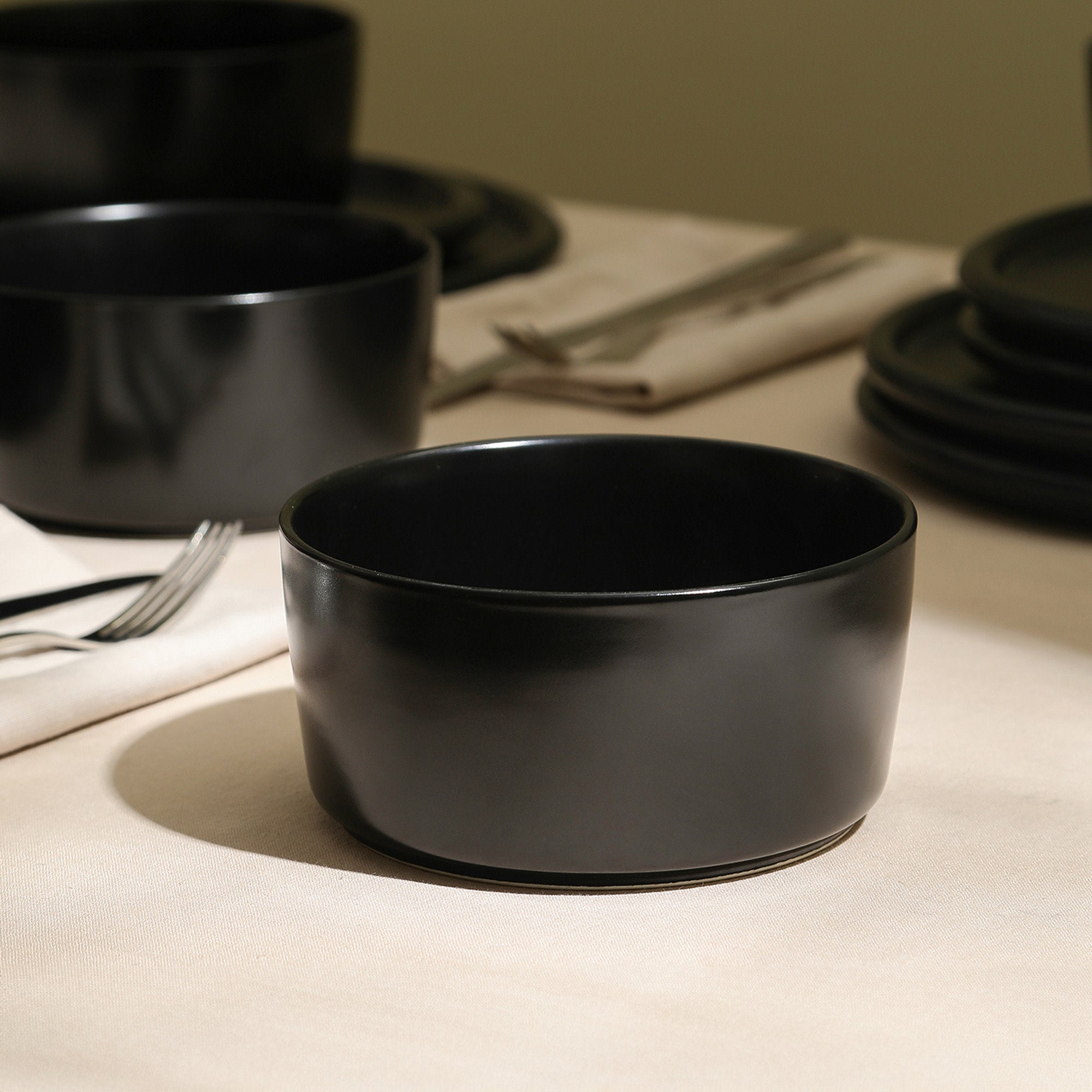 mercvo mercvoware Bowl - Black mercvo: Modern, Stackable Ceramic Bowls for Versatile Dining Use
