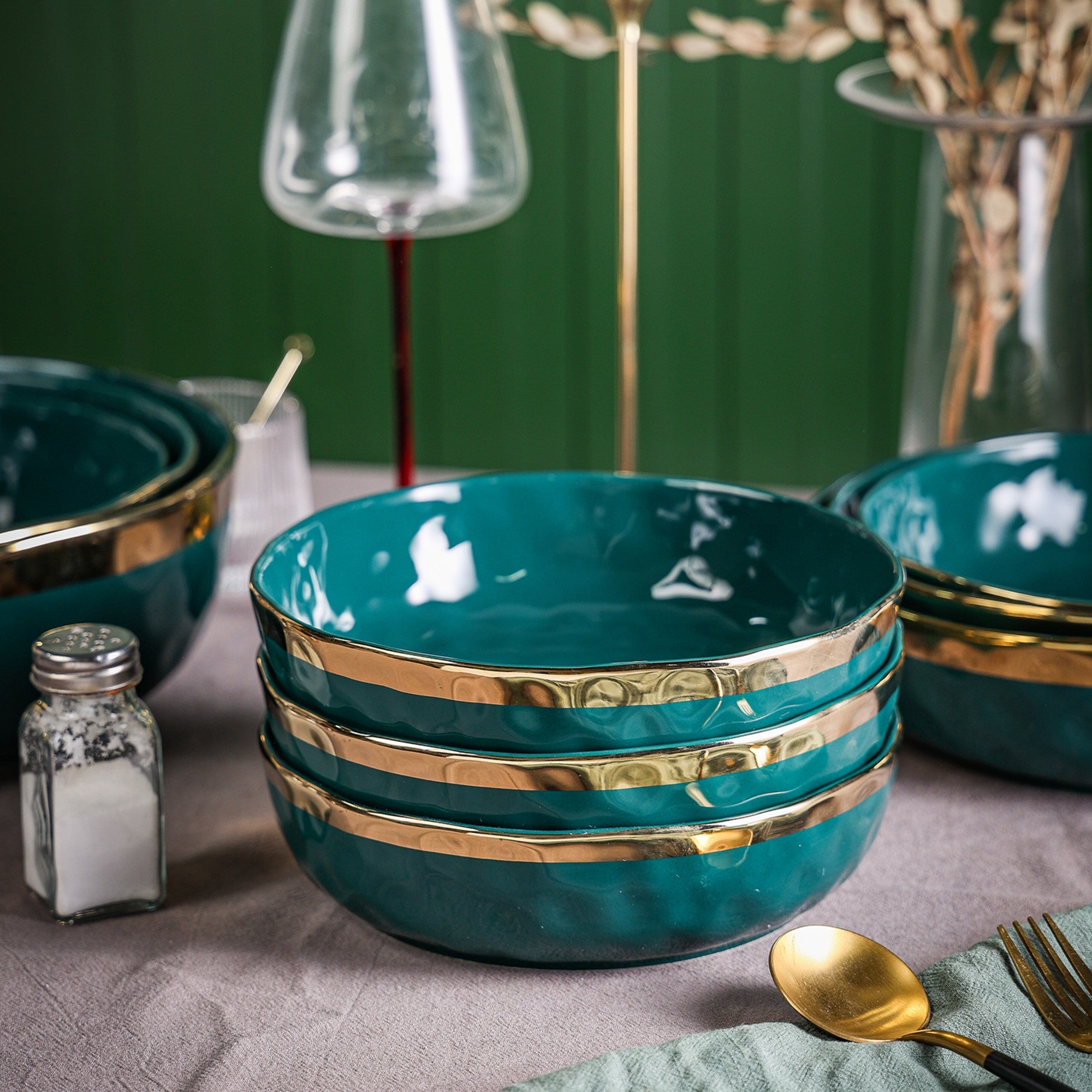 mercvo Porcelain Pasta Bowl – Green: High – Quality Ceramic Tableware with Gold Trim for Daily and Special Occasions