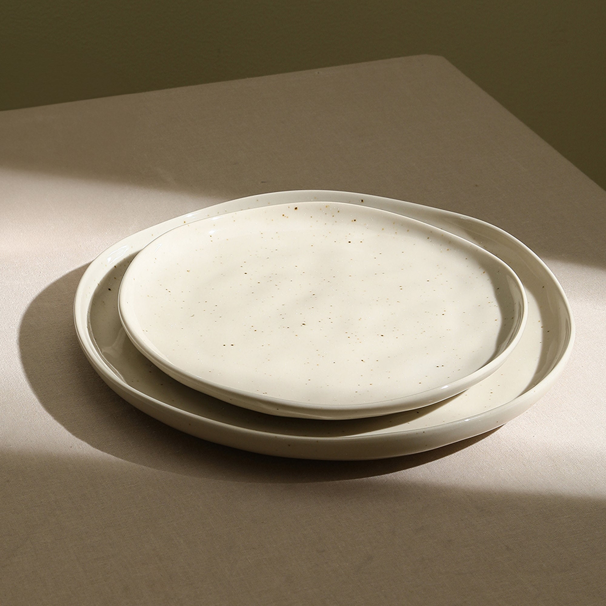 mercvo mercvoware Salad Plate - Beige: A Rustic - Chic Ceramic Dinnerware mercvo with Versatile Shapes, Speckled Design, and High - Quality Craftsmanship