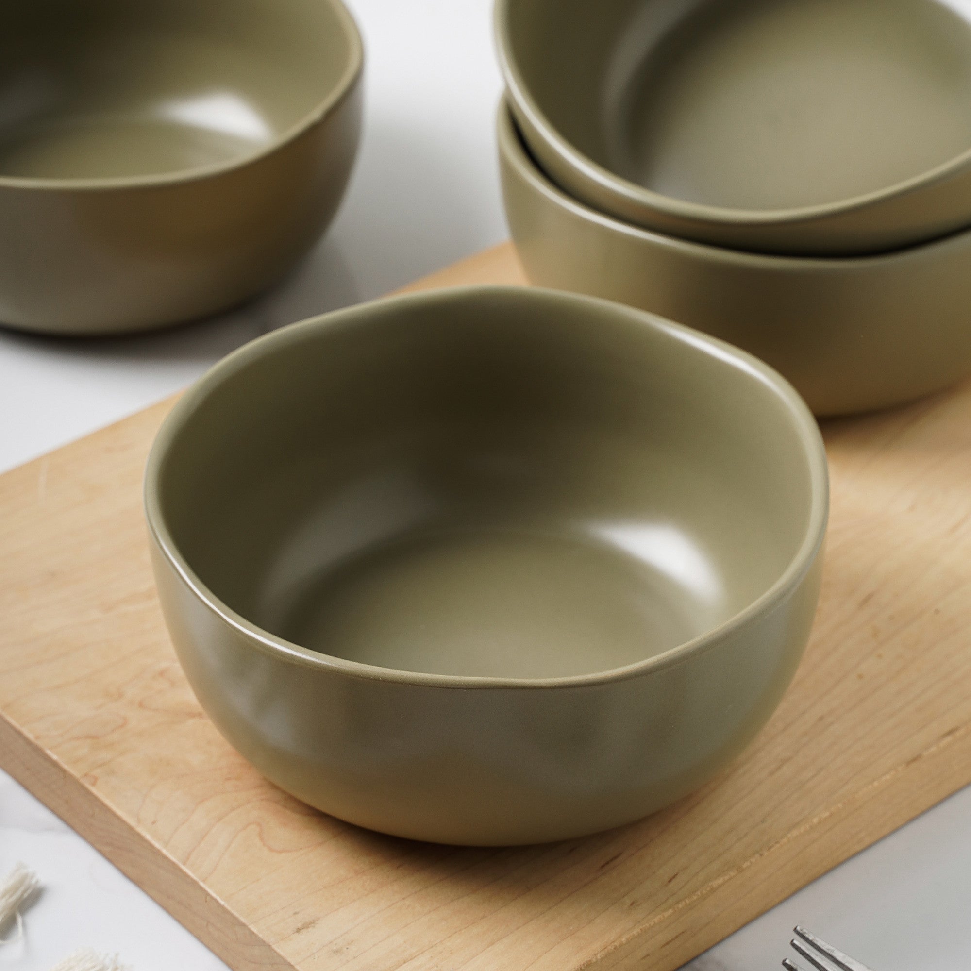 mercvo mercvoware Bowl - Olive mercvo of 4 Medium - Sized Ceramic Bowls with Wavy Rim, Ideal for Dining and Decor