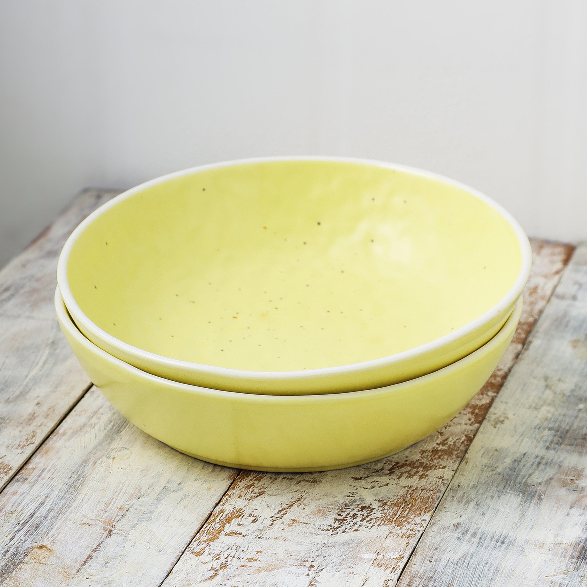 mercvo mercvoware Bowl - Yellow mercvo of 4: Bright Ceramic Bowls with Speckled Interior, White Rim, Stackable Design for Salads, Soups & More